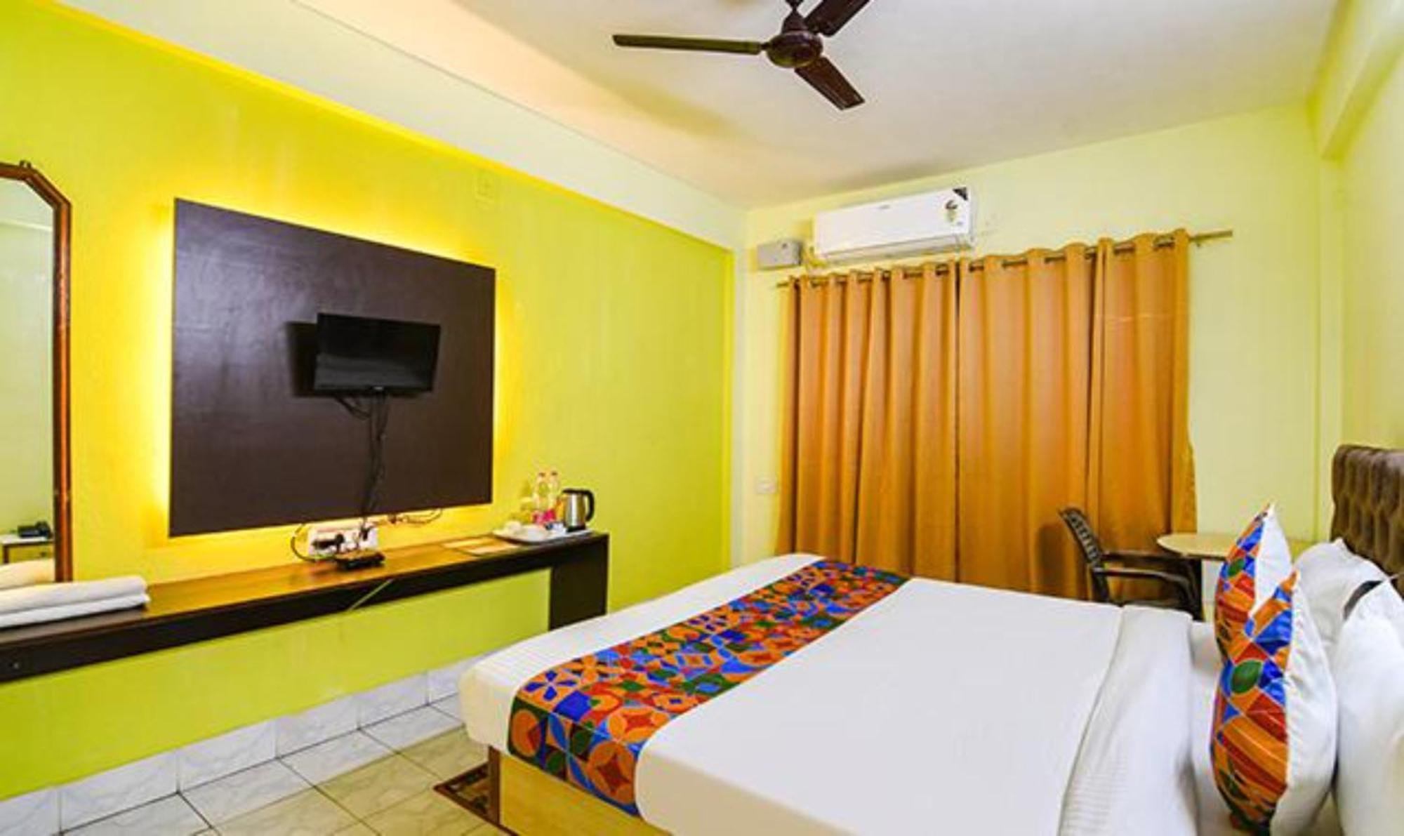 Luxury Sea View - Bollywood 2 Beach View হোটেল বলিউড 2 বিচ ভিউ পুরী- Fully-air-conditioned-hotel Card Payment Accepted Near-sea-beach-&-temple With-wifi-parking-and Restaurant-availability- All Side Sea View - Book Now 4* Puri