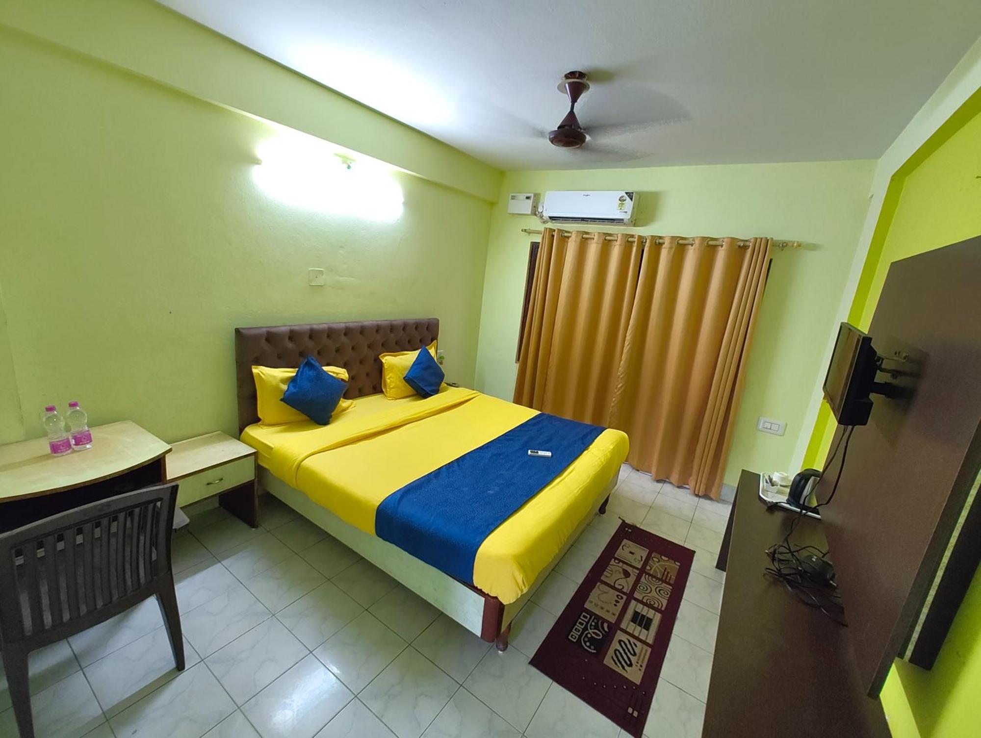 Luxury Sea View - Bollywood 2 Beach View হোটেল বলিউড 2 বিচ ভিউ পুরী- Fully-air-conditioned-hotel Card Payment Accepted Near-sea-beach-&-temple With-wifi-parking-and Restaurant-availability- All Side Sea View - Book Now 4*